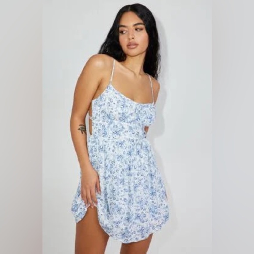 Kaia Cage Back Flare